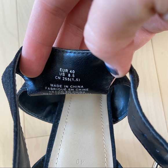 H&M Chunky Black Heels - Picture 4 of 4